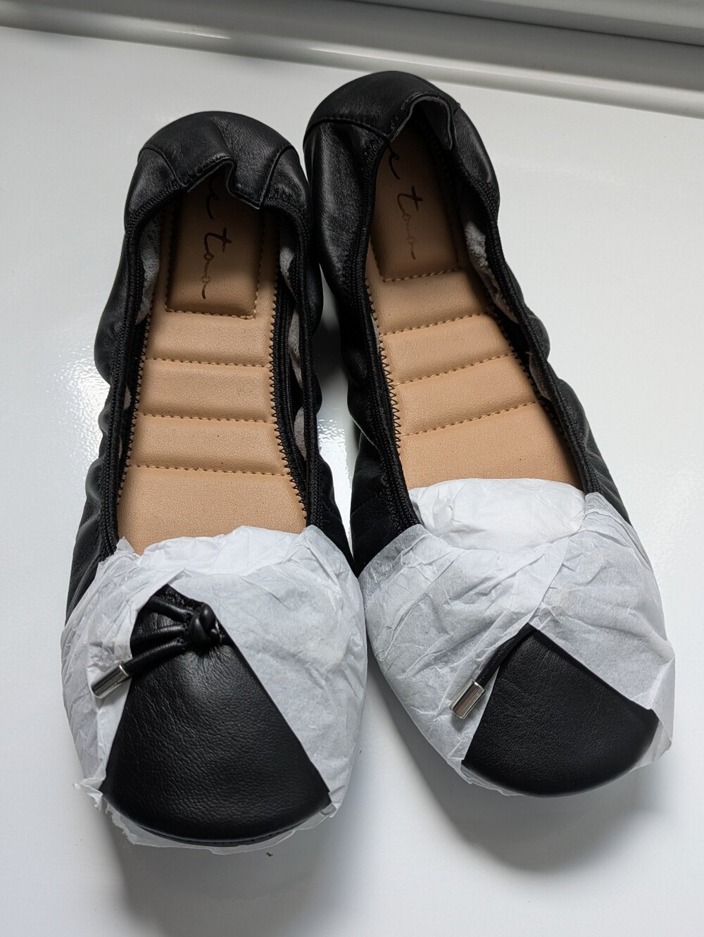 me too Black Leather Ballet Flats